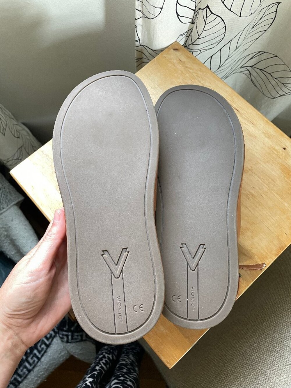 Brown Vionic Sandals Women 9 Like New - Picture 9 of 9